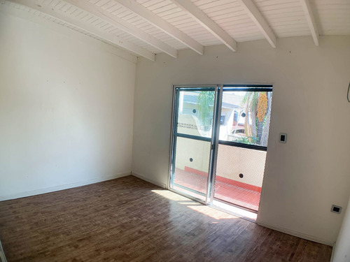 Imagen 17 de 30 de Venta Ph Tipo Casa Con Cochera Y Piscina Piñeyro