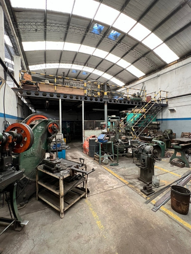 Depósito Oficinas De 800m2 En Parque Industrial Burzaco