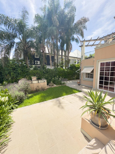 Venta Casa Marina Del Sol Con Amarra 4 Dormit. Suites Pileta Amenities
