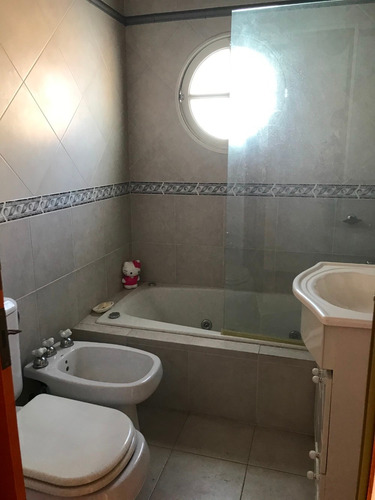 Imagen 6 de 14 de Departamento En 2 Plantas 4 Ambientes / Venta / San Justo