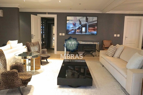 Imagem 10 de 15 de Belíssimo Apartamento No Coração Do Itaim - Mb923