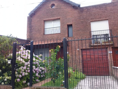 ¡preciosa Casa, 3 Dormitorios, Gran Terraza Con Parrillero, Jardín, Garaje, Para Entrar!
