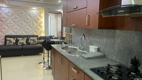 Apartamento En Venta  Tipo Estudio, Cuenta Con Dos Habitaciones Ymp Esta Equipado Y Amoblado. Las Chimeneas Valencia 23-30268