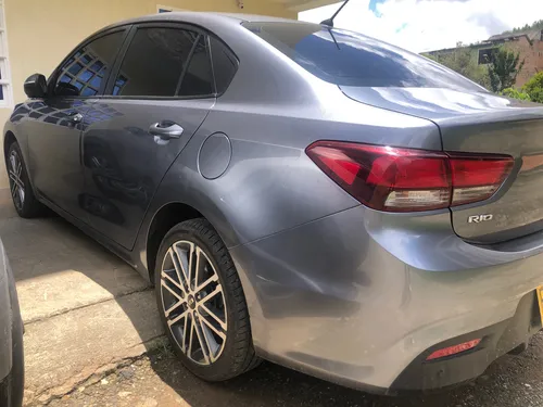 Kia Río Sedan Modelo 2019 Cámara Y Sensor De Reversa Soat Y