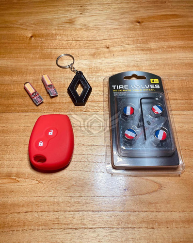 Combo Accesorios Renault Llaveros + Picos Llantas + Leds