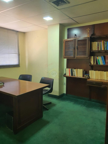 Se Vende Oficina De 65 M2 En Edificio Oficentro 108 En Valencia, Av. Díaz Moreno, Cerca De La Iglesia San José Gf