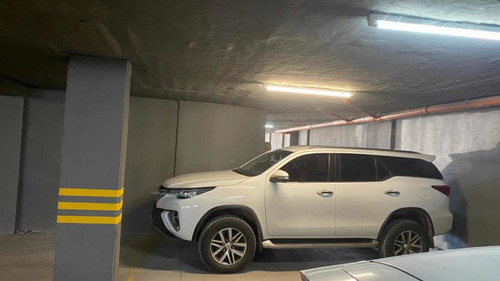 Imagen 3 de 5 de Toyota Sw4 2.8 Srx 177cv 4x4 7as 2018