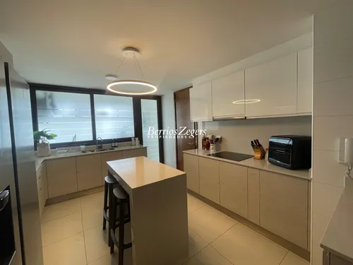 Departamento En Venta De 4 Dorm. 3 Baños Condomi En Vitacura