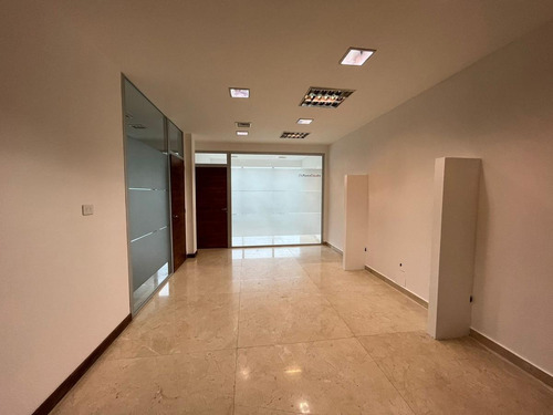 Imagen 5 de 22 de Oficina En Alquiler Y Venta En Office Iv, Con Cocheras, Y Despachos. Muy Amplia Y Luminosa.