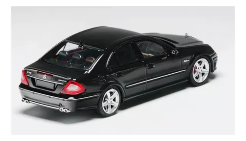 Miniatura Mercedes Benz E63 W211 Sedan Preto Mk Model 1:64