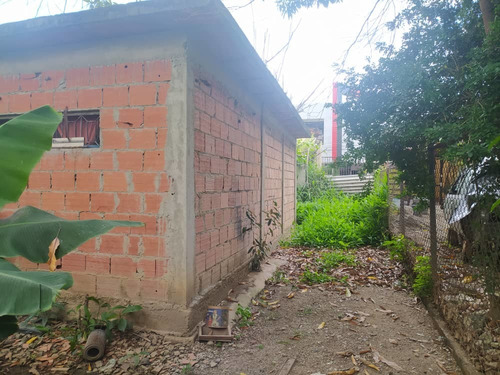 Terreno En Venta En El Centro De Charallave