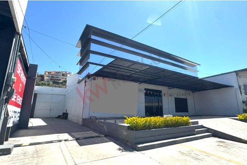 Local Comercial En Renta De 720 M2 Sobre Bernardo Quintana, Querétaro