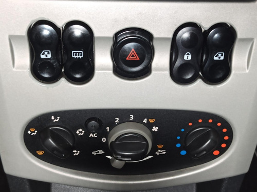 Renault Logan 1.6 Expression A.a. 2012 Mcy126