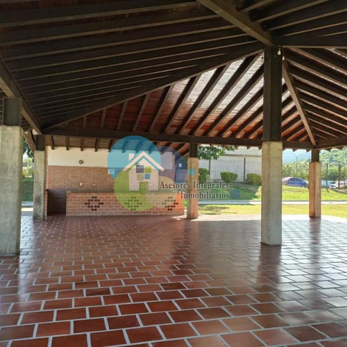 Guarenas, Apartamento Nueva Casarapa, Camino Real Obra Gris