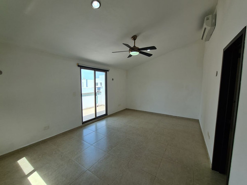 Imagen 15 de 24 de Casa En Renta De 3 Recámaras Y Piscina En Palmerales De Alta