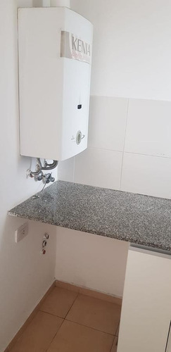 Imagen 12 de 19 de 2 Amb Piso Alto, Balcón Aterrazado Con Vista Abierta Al Frente!!