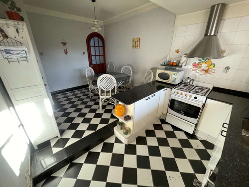 Venta Casa 4 Ambientes Con Pileta Y Cochera Padua