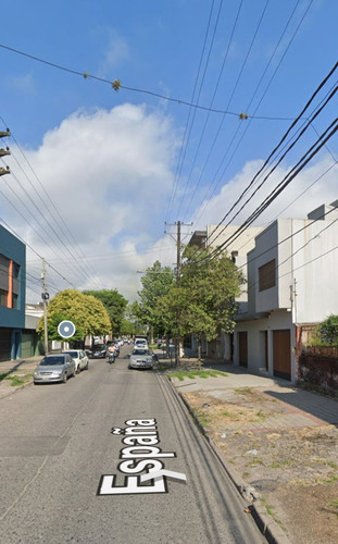 Flores Propiedades Vende Terreno De 560 Metros Cuadrados En España 1300 (casa A Reciclar O Demoler).