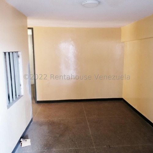 Alquiler Local En La Urbina Mls /24-8834