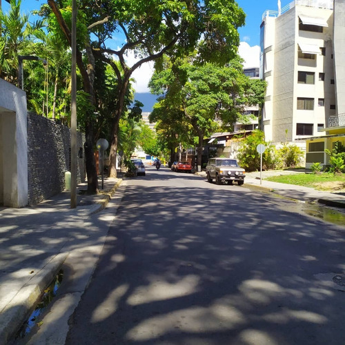 Imagen 14 de 14 de Apartamento Remodelado Con Balcon En Alquiler En Las Mercedes 120mts