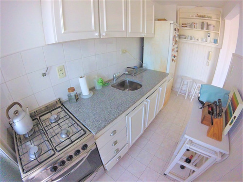 Imagen 7 de 14 de Depto 2 Amb Cochera Balcon (remodelado) / Necochea 437