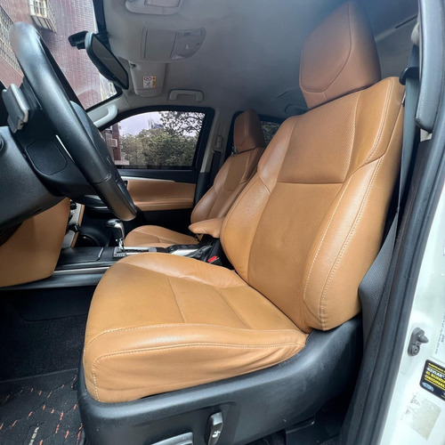 Imagen 7 de 9 de Toyota Fortuner Dubai Sr5