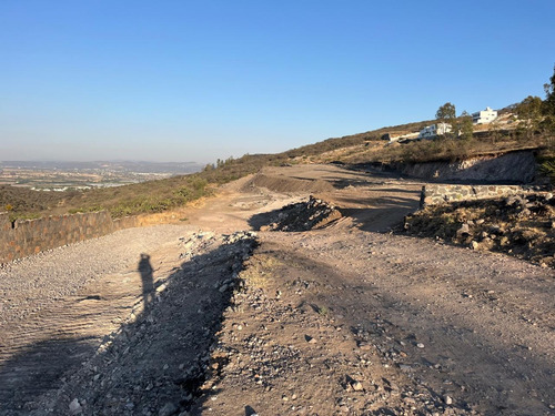 Terreno Campestre, Escritura Inmediata, Con Opción A Crédito, Rectangular, A 12 Min De Los Arcos De Queretaro, En Carretera Queretaro Huimilpan, En Oportunidad.