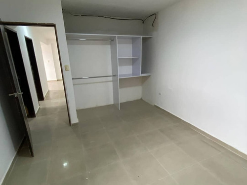 Apartamento En Venta Las Chimeneas Valencia, A Estrenar Con Planta Para Áreas Comunes, Facial Acceso A La Autopista Y Vías Principales. Dapo