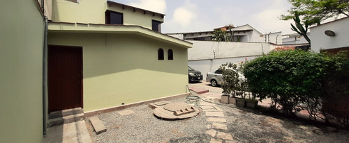 Vendo Casa Urb El Derby Surco. Terr. 528m2, Const. 225m2