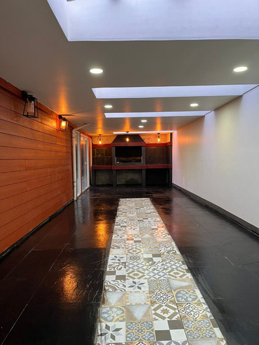 Amplia Y Cómoda Casa Con Excelente Ubicación