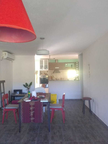 Imagen 8 de 23 de Casa Dos Dormitorios De Categoria Tanti Centro. Barrio Cerrado