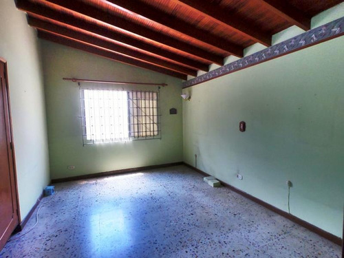 Casa-local En Venta