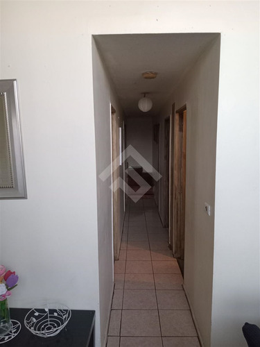 Casa En Venta De 4 Dorm. En Maipú