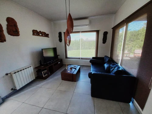 Imagen 8 de 29 de Casa En Venta En San Alfonso - Pilar Del Este