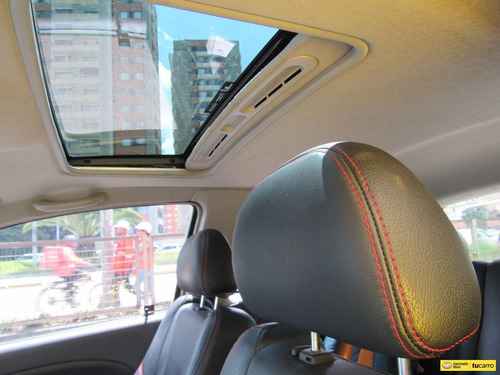Imagen 10 de 25 de Chevrolet Aveo Emotion 1.6 Transformer