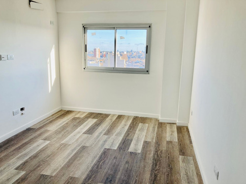 Imagen 11 de 30 de Flores Triplex 3 Amb Terraza Propia Luz Amenities