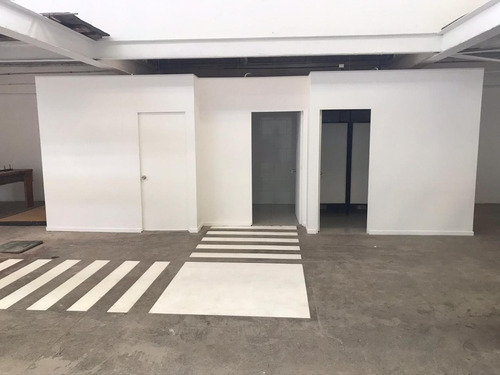 Arriendo De Bodega 700m2 Con Excelente Conexión En Santiago
