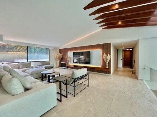 Casa Remodelada En Bosque De Granados