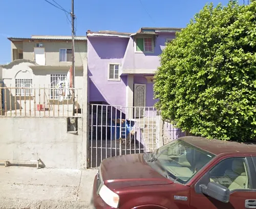 Sk01- Casa En Remate Bancario En Av. Aranjuez, Villa Fontana Ix, Tijuana, Bc. (65% Debajo De Su Valor Comercial, Solo Recursos Propios)