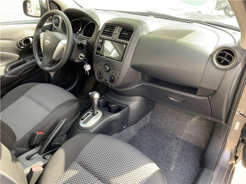 Nissan Versa 1.6 16v Flex V-drive Manual
