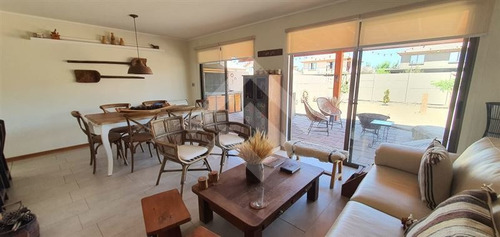Imagen 10 de 18 de Casa En Venta De 3 Dorm. En Colina