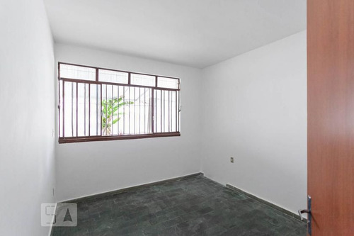Imagem 11 de 15 de Casa Para Aluguel - Cachoeirinha, 2 Quartos, 120 - 893465658