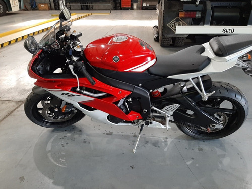 Yamaha R6