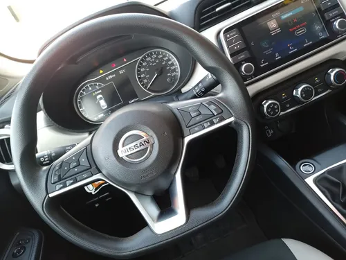 Nissan Versa Advance