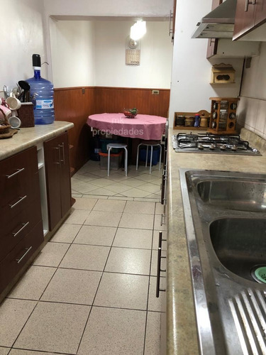 Venta Cómoda Casa De 4d A 2 Cuadras De Avda. Los Carreras