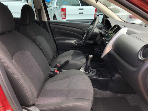 Imagen 10 de 15 de Nissan Versa Sense