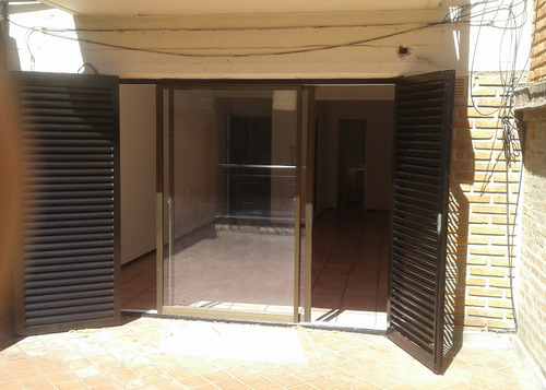 Amplio Departamento En Lo Mejor De Colegiales De 1 Ambiente De 36 M2 Con Terraza De 24m2, Sol