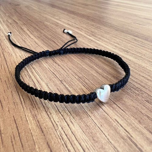 Imagen 4 de 10 de Pulsera Tejida Hilo Negro Corazón De Plata .925 Agálea