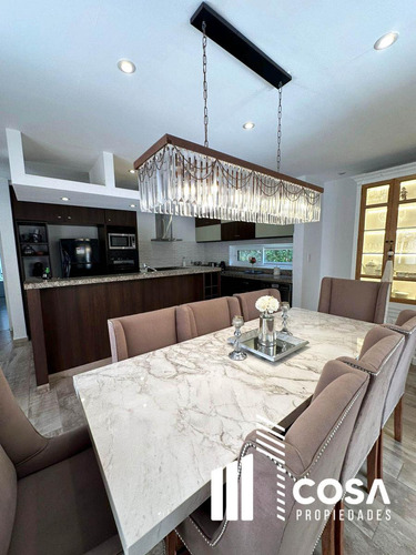 Venta De Casa 5 Dormitorios Cadaqués Funes Hills