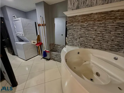 2 Edificios Para La Venta A Una Cuadra Del Parque ...(mls#253059)